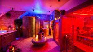 090 strefa spa wewnetrzna jacuzzi sauny zimna balia chromoterapia relaks dla par ostoja dwa jeziora kal wegorzewo mazury